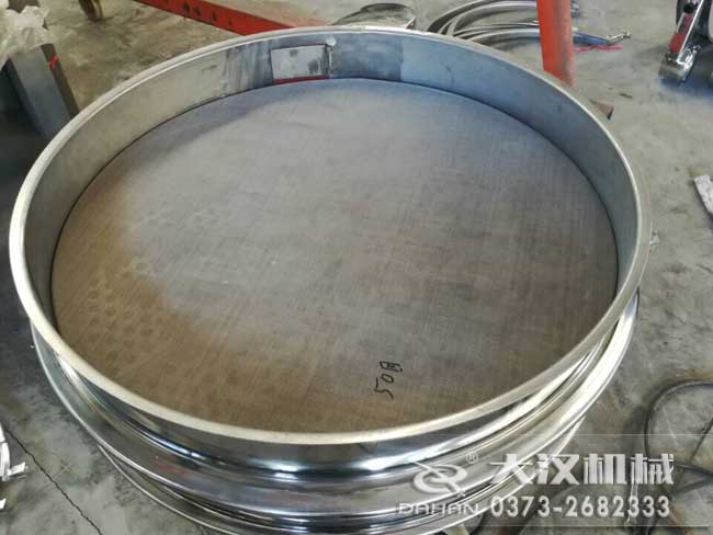 全不銹鋼振動(dòng)篩細(xì)節(jié) 全不銹鋼振動(dòng)篩細(xì)節(jié)