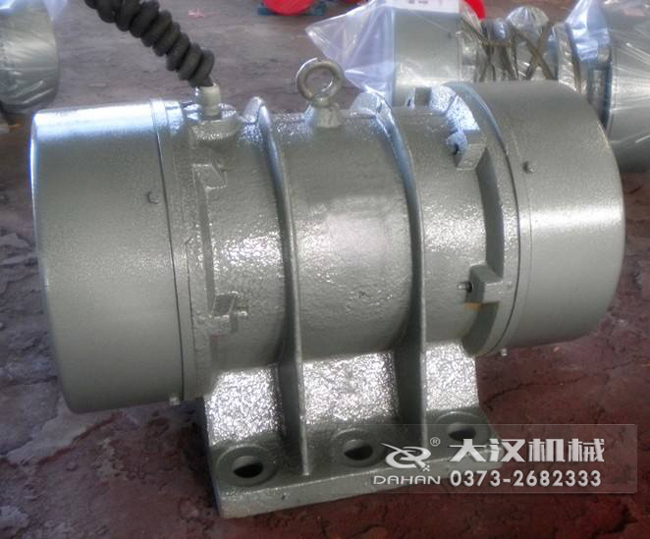 VB振動(dòng)電機(jī)是靠偏心塊的振動(dòng)而造成的，振動(dòng)源所以偏心塊的角度和大小是比較重要的。